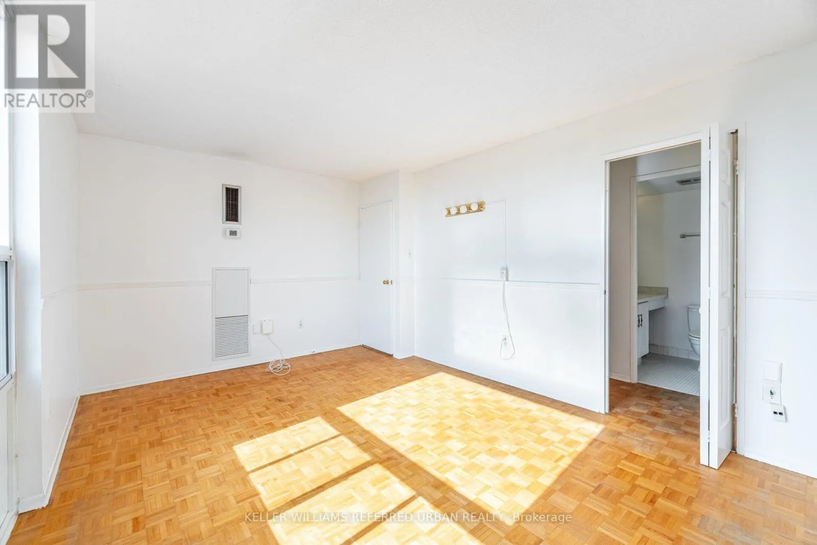 404 - 1515 LAKESHORE ROAD E