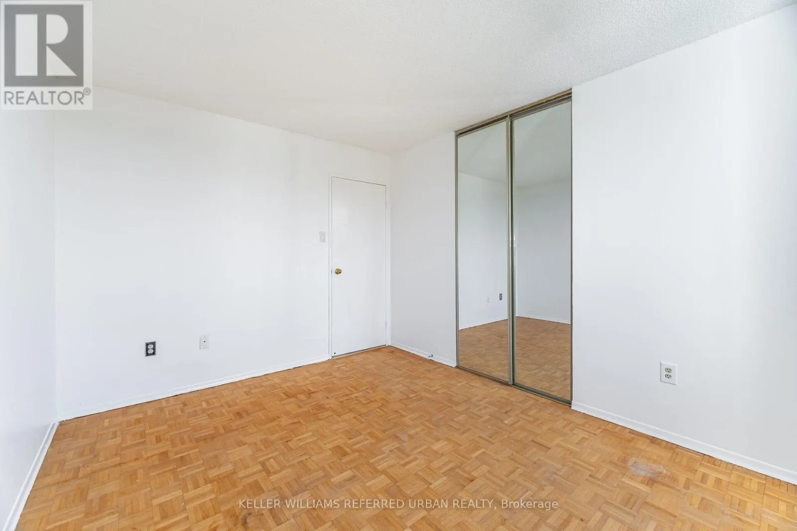 404 - 1515 LAKESHORE ROAD E