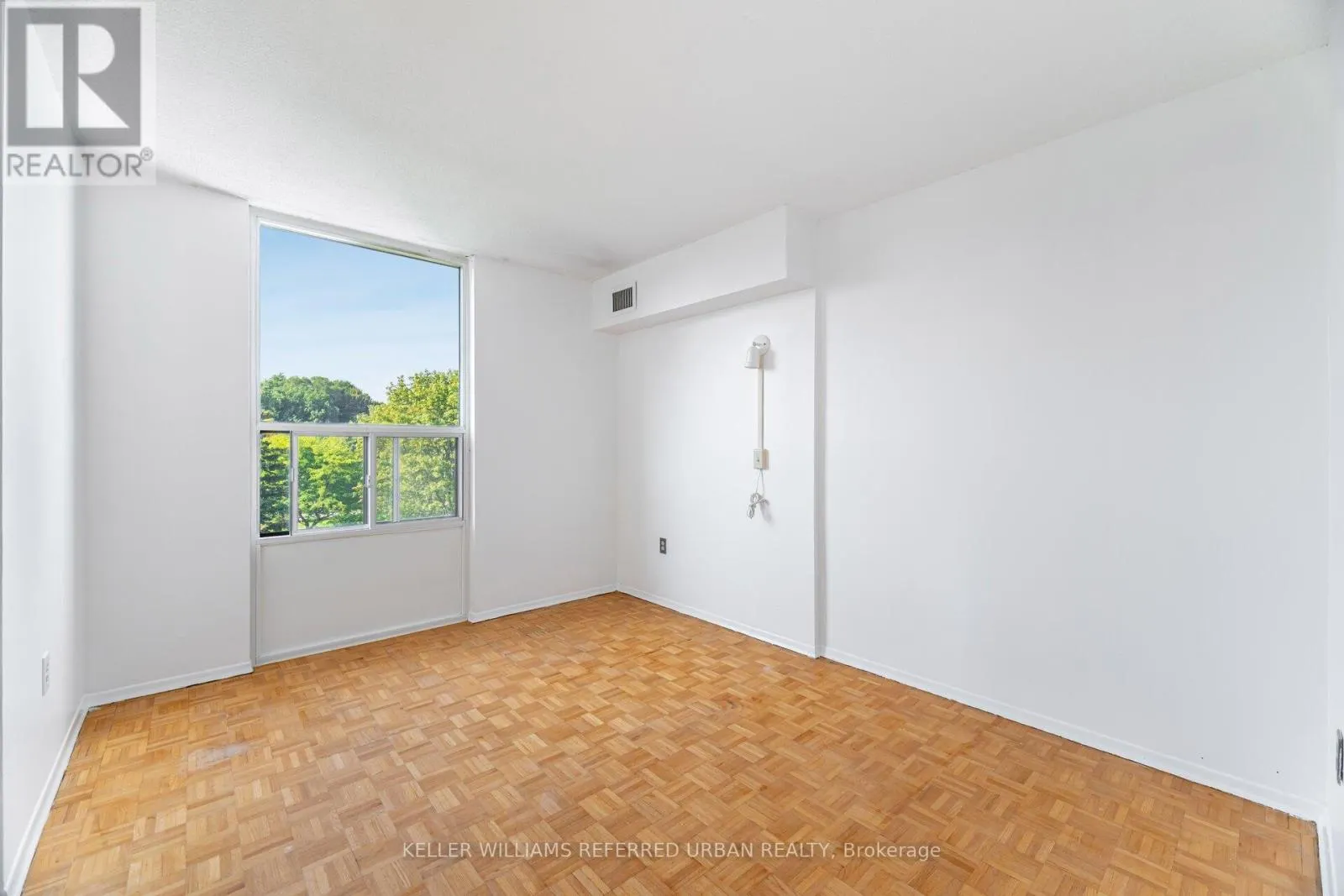 404 - 1515 LAKESHORE ROAD E