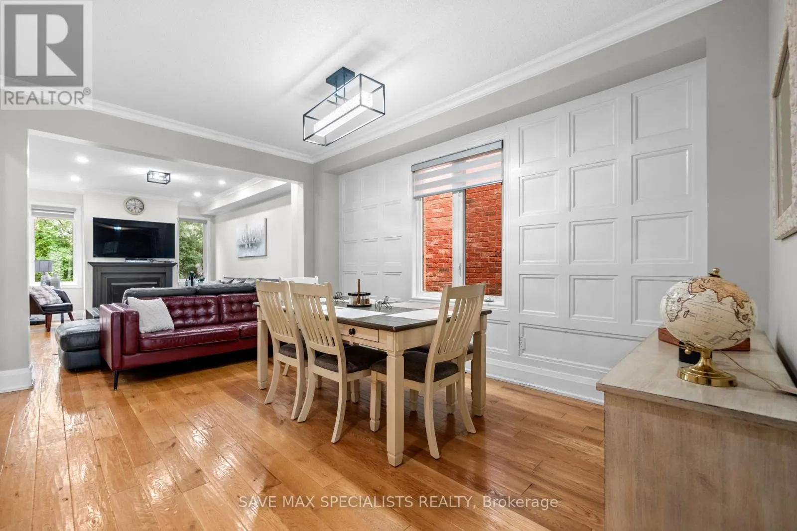 21 ISAAC DEVINS BOULEVARD