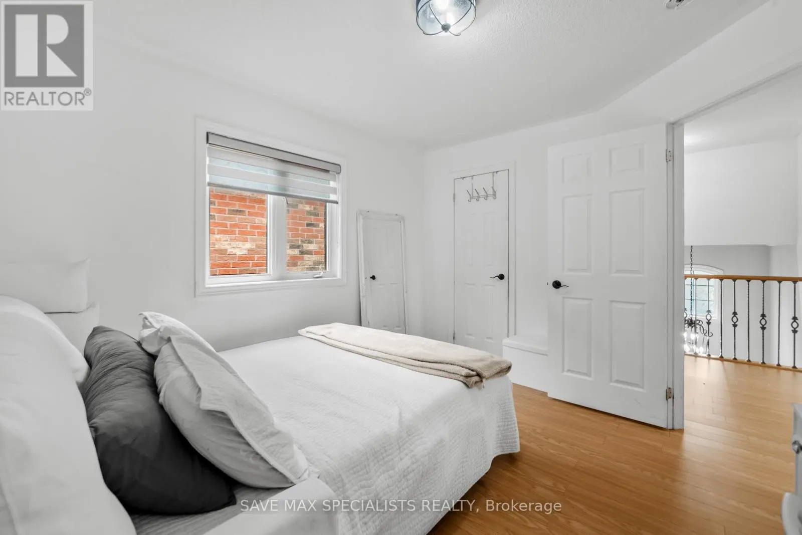 21 ISAAC DEVINS BOULEVARD
