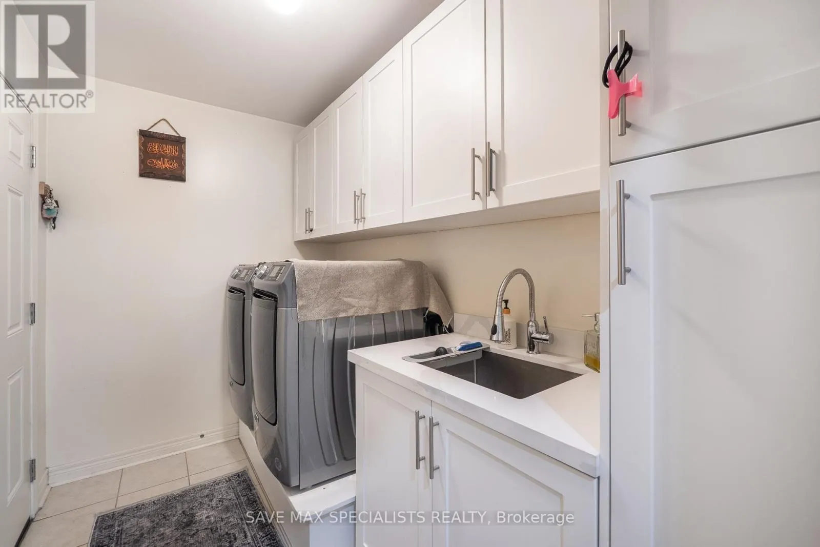 21 ISAAC DEVINS BOULEVARD