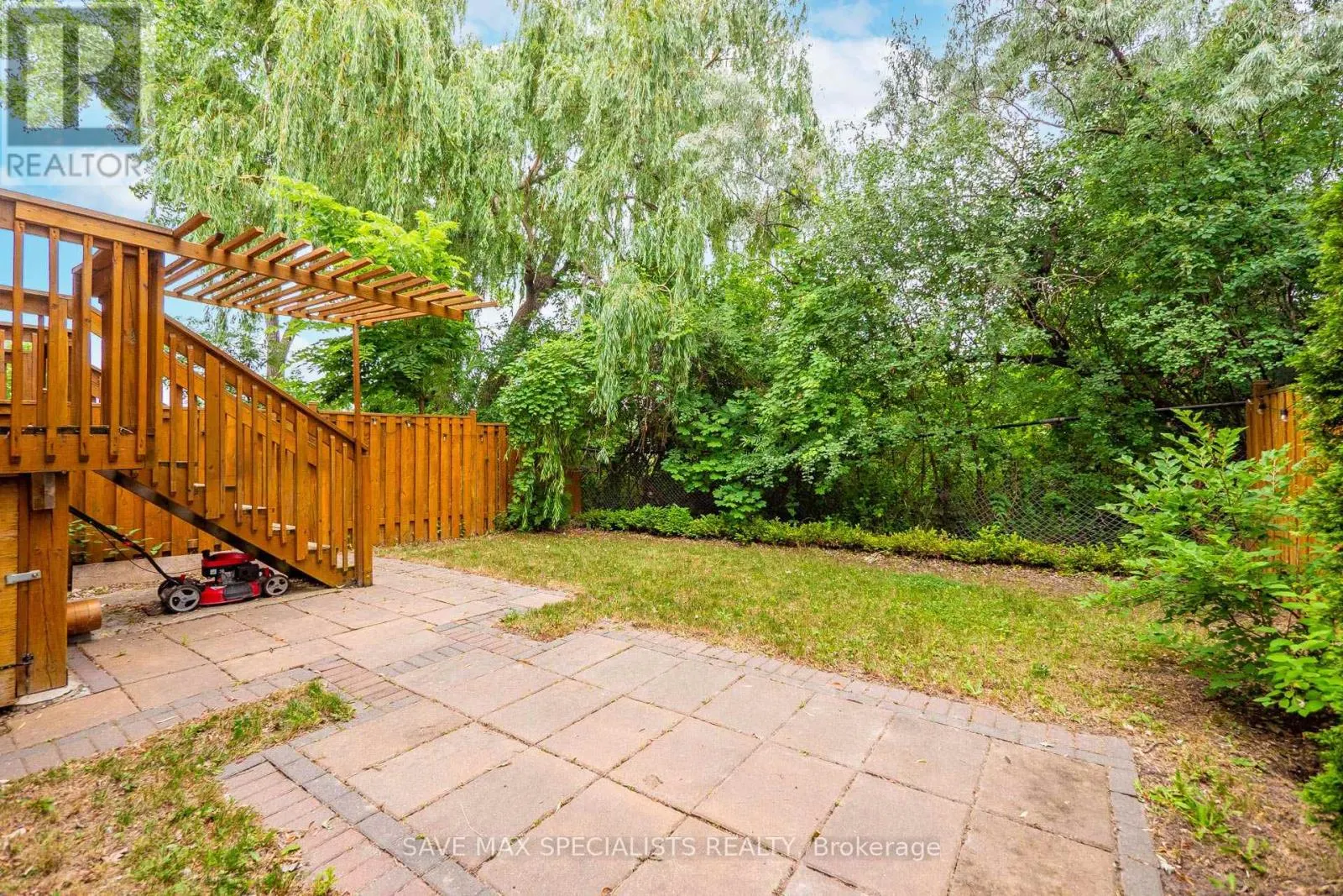 21 ISAAC DEVINS BOULEVARD