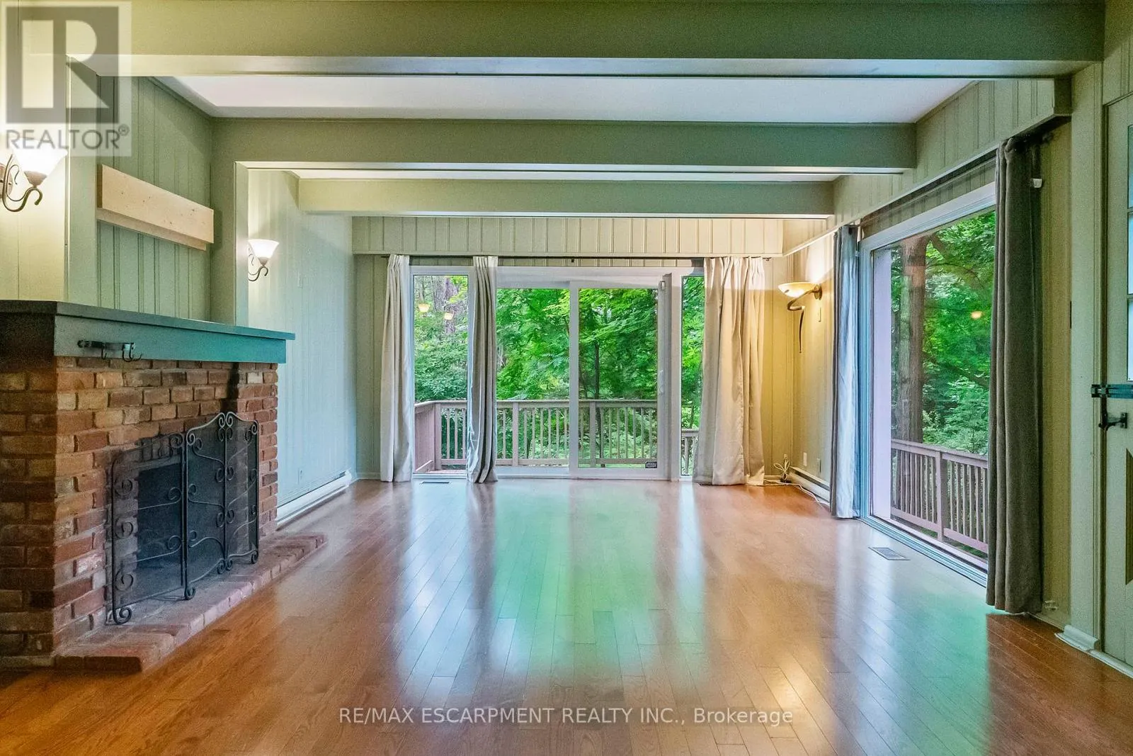 330 POPLAR DRIVE