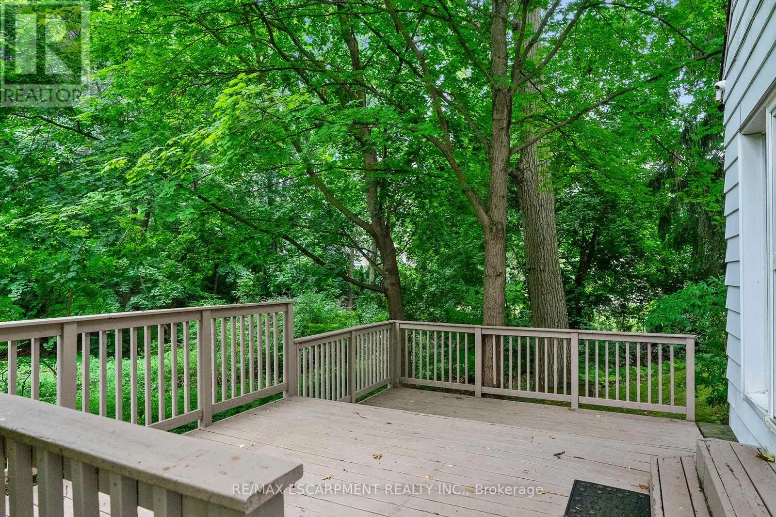 330 POPLAR DRIVE