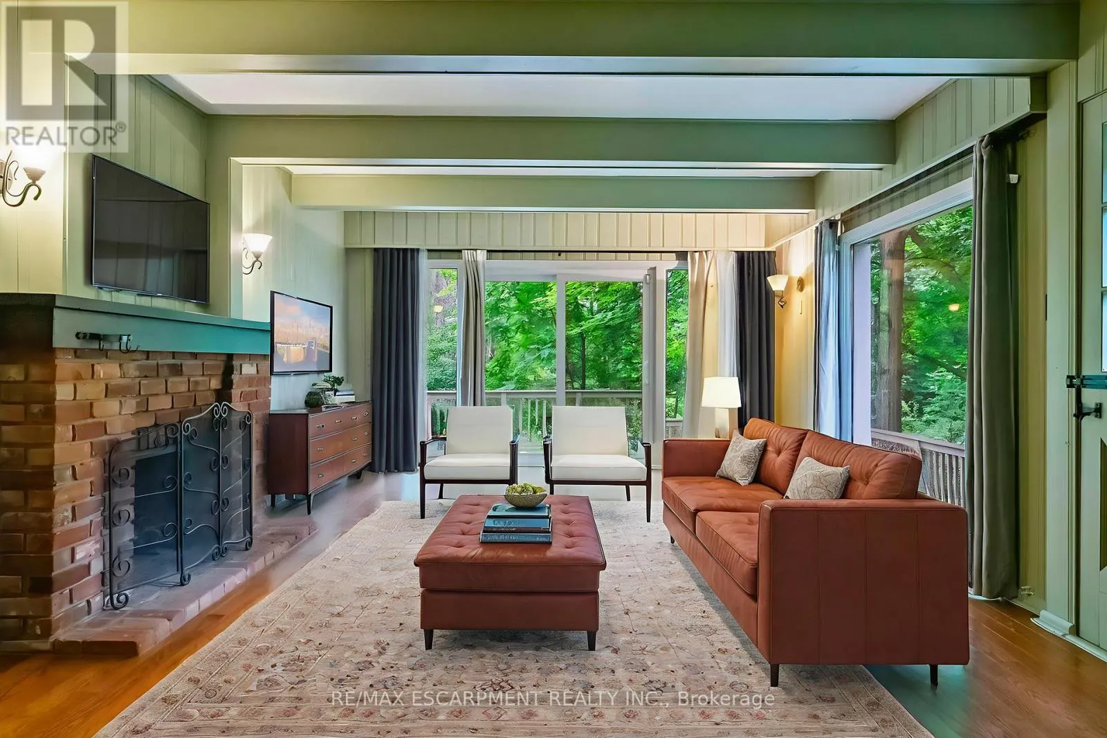 330 POPLAR DRIVE