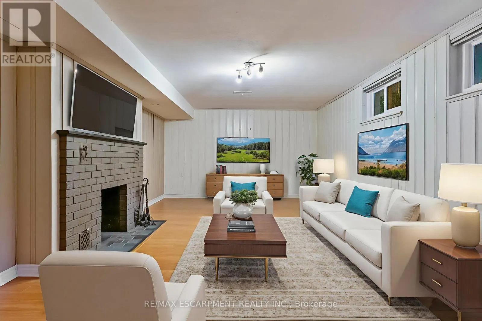 330 POPLAR DRIVE