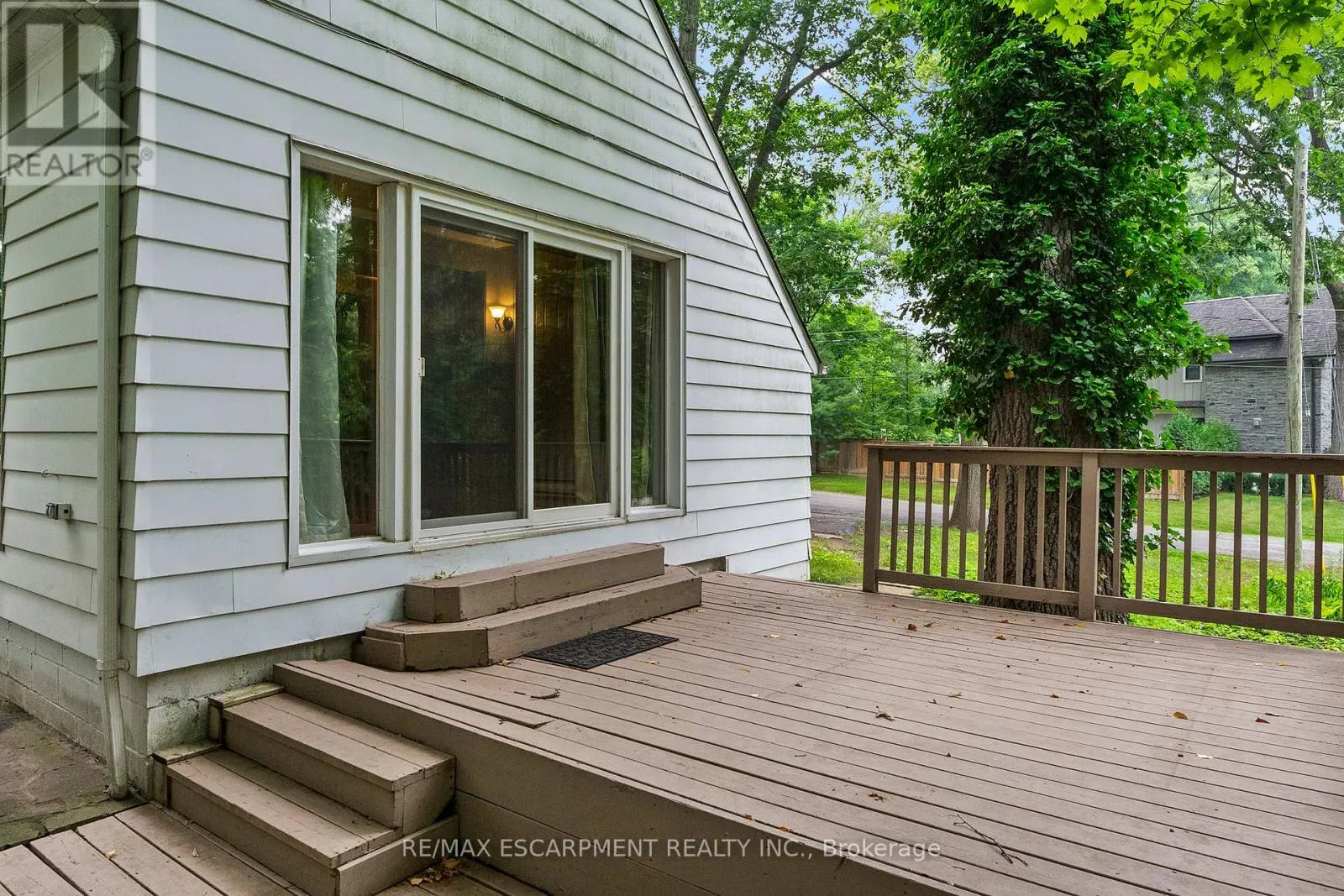 330 POPLAR DRIVE