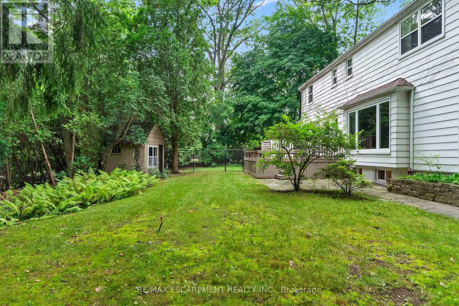 330 POPLAR DRIVE