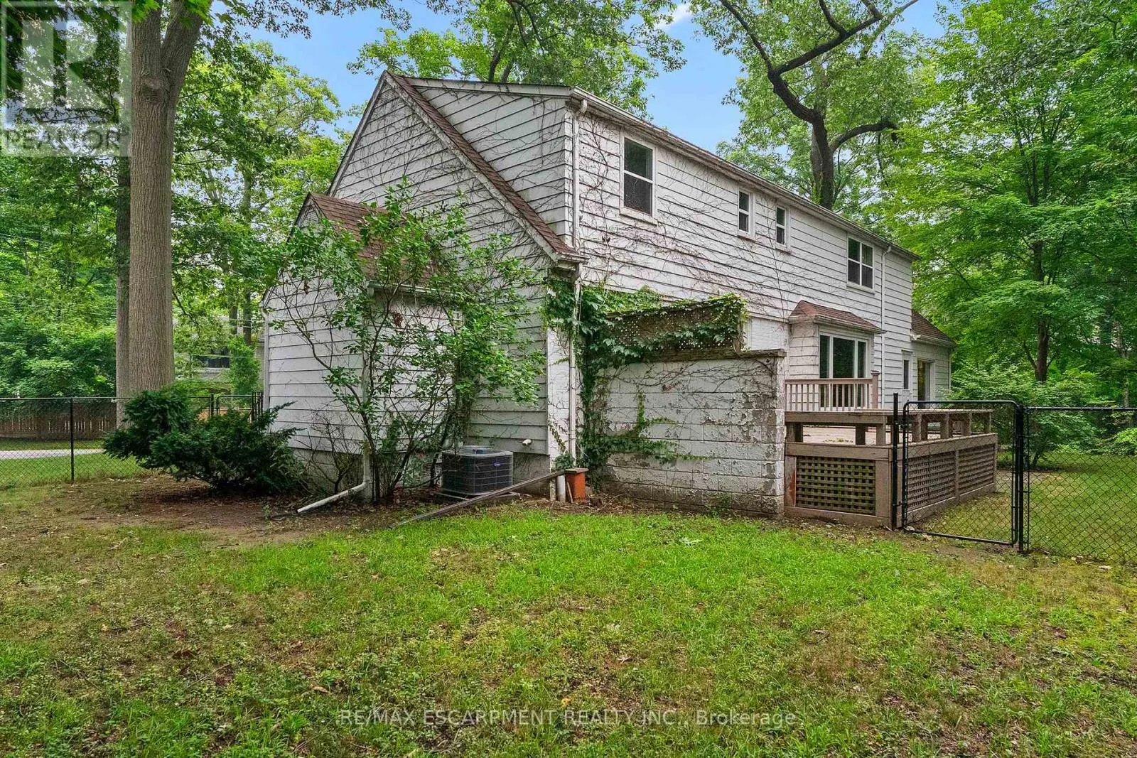 330 POPLAR DRIVE