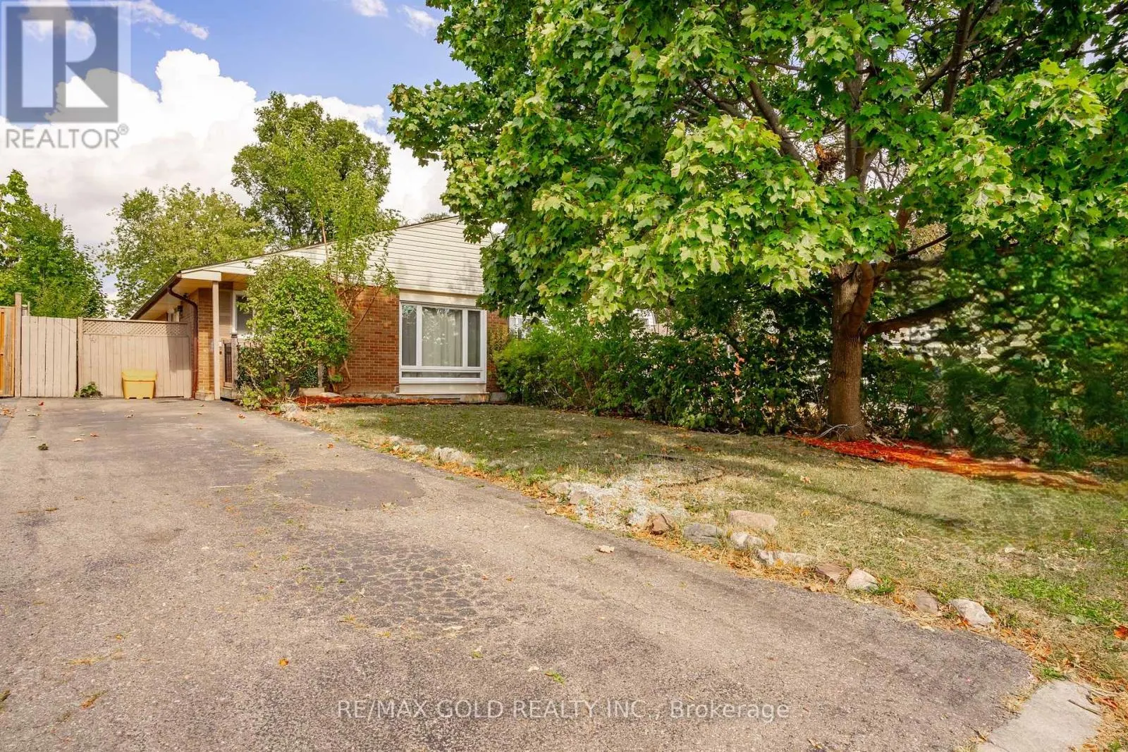 4 DEESIDE CRESCENT