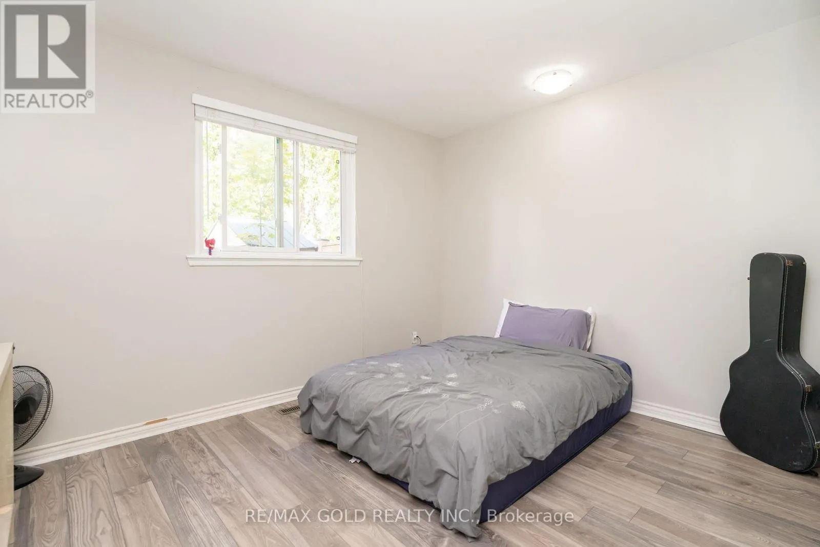 4 DEESIDE CRESCENT