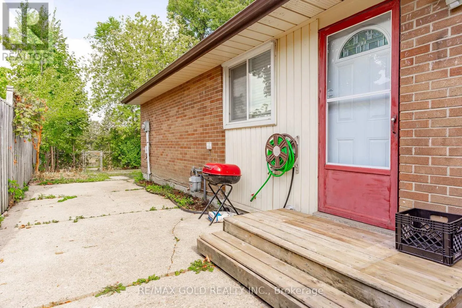 4 DEESIDE CRESCENT