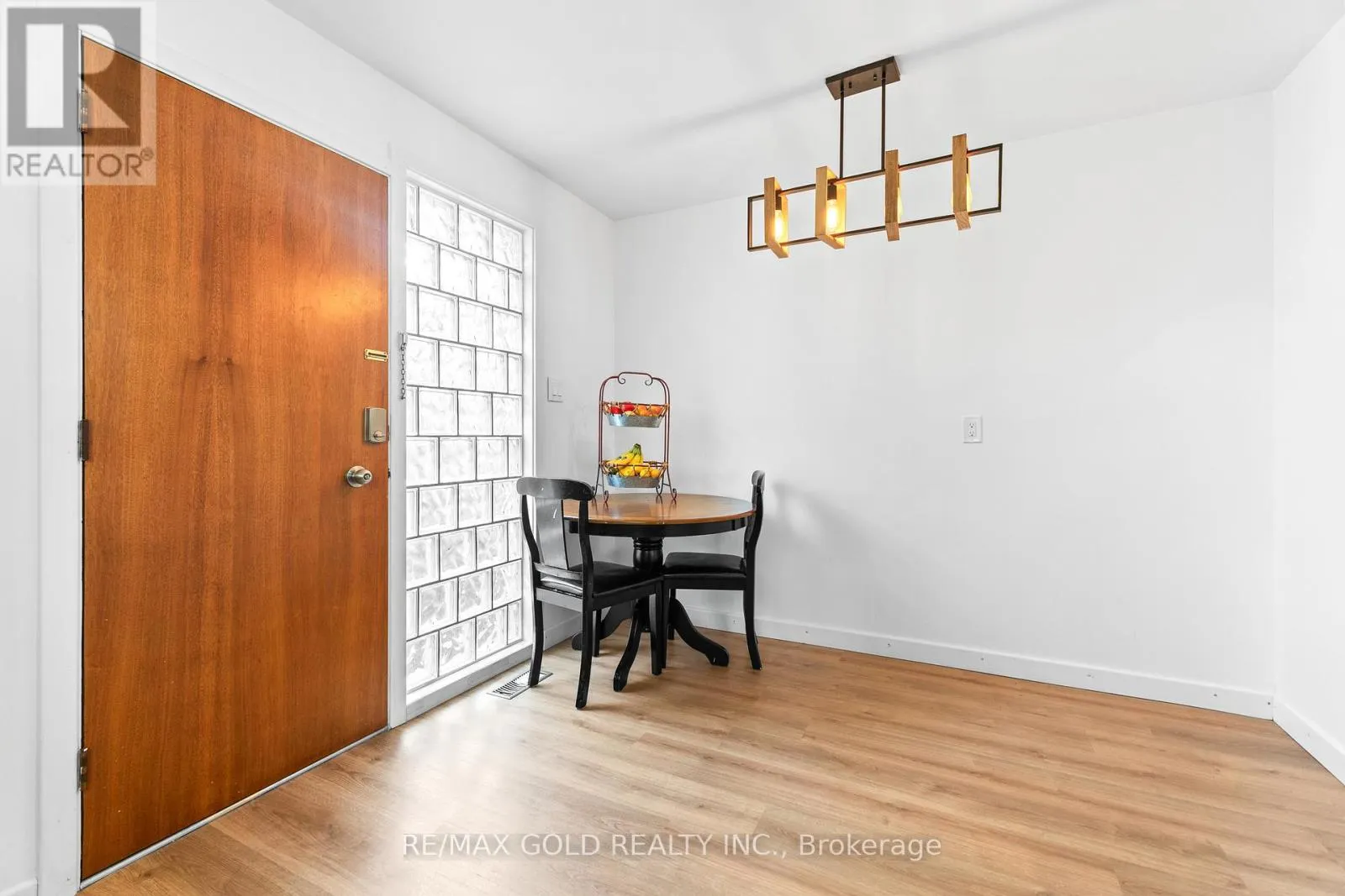 27 BURGBY AVENUE