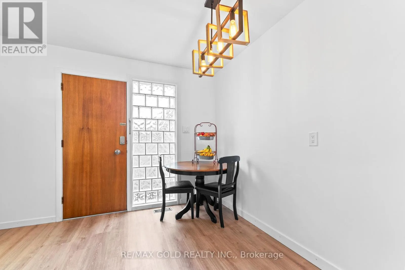 27 BURGBY AVENUE