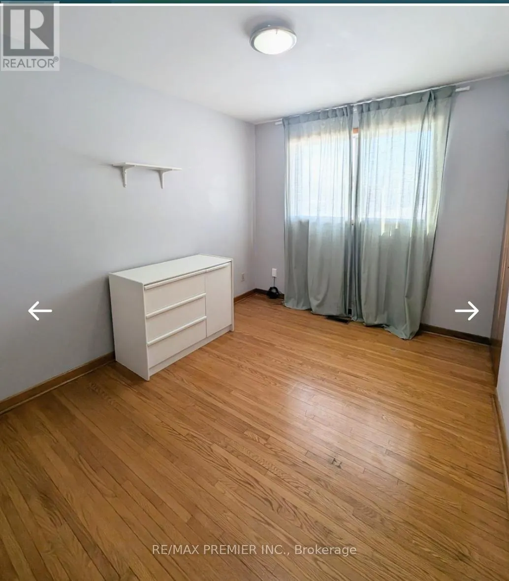 MAIN FLOOR - 71 SORLYN AVENUE