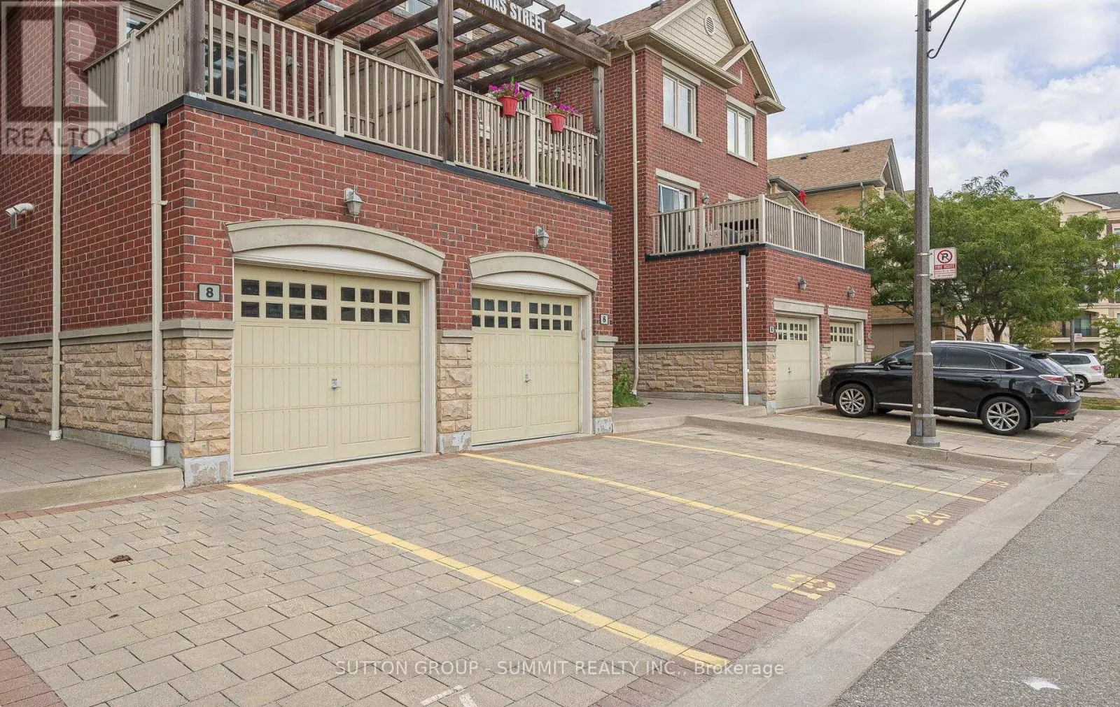 8 - 3088 THOMAS STREET