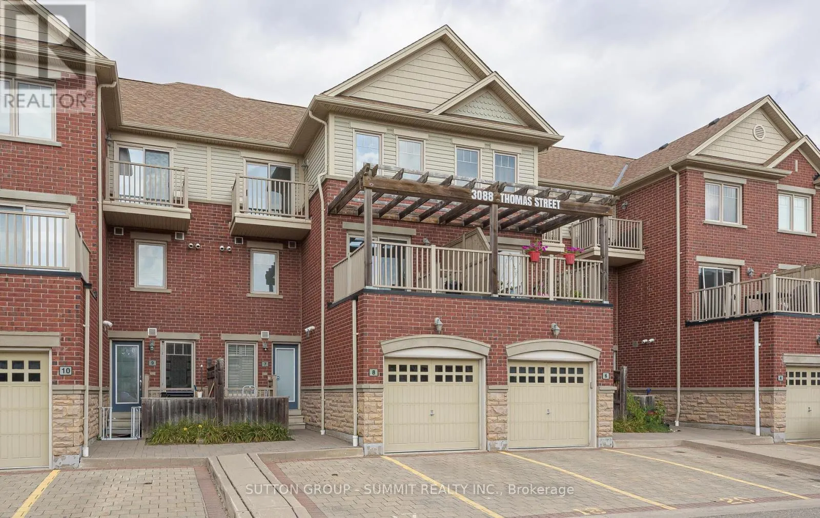 8 - 3088 THOMAS STREET