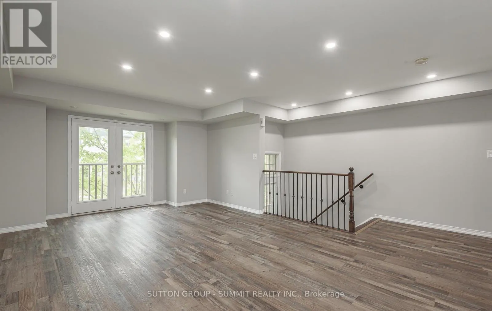 8 - 3088 THOMAS STREET