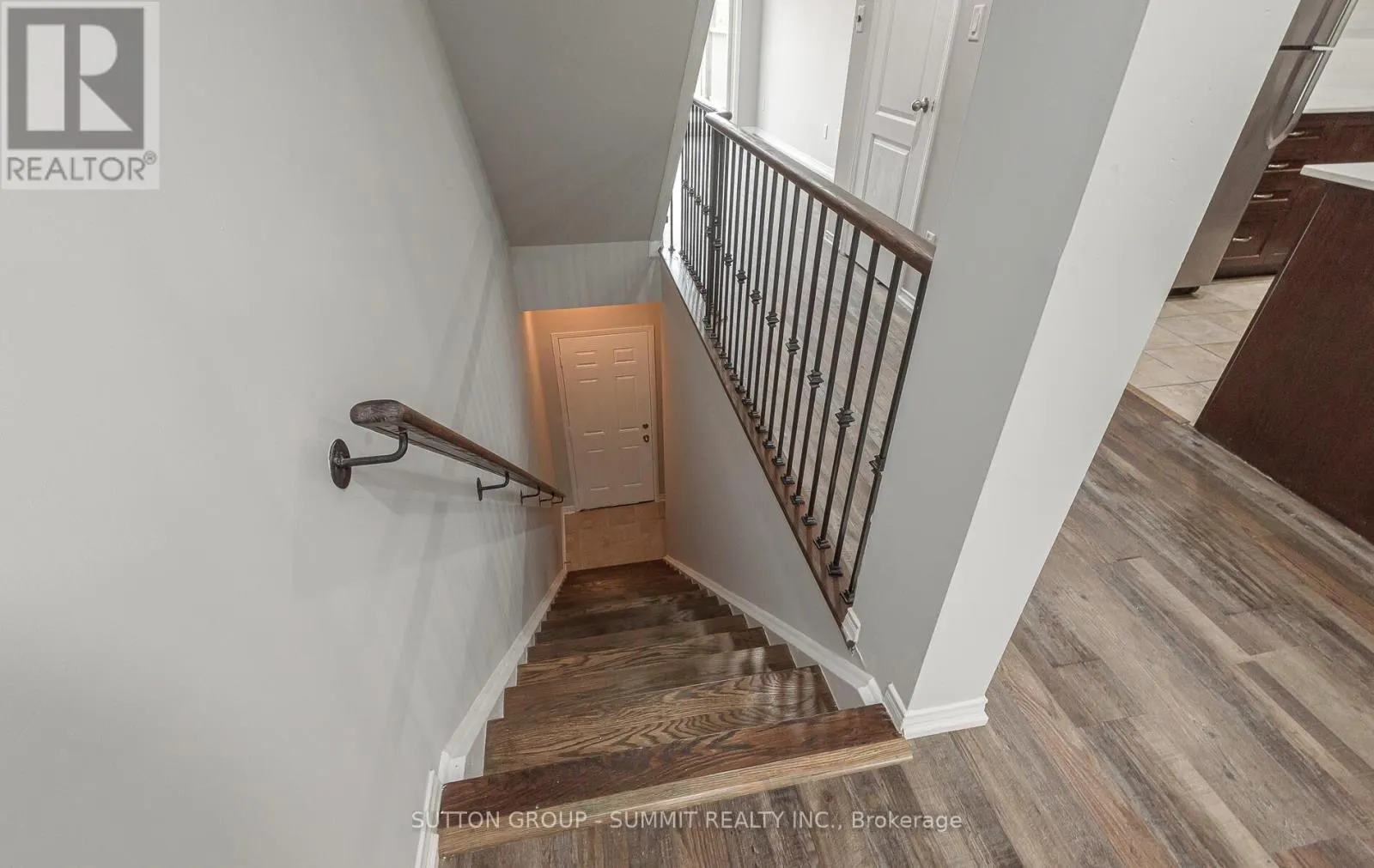 8 - 3088 THOMAS STREET