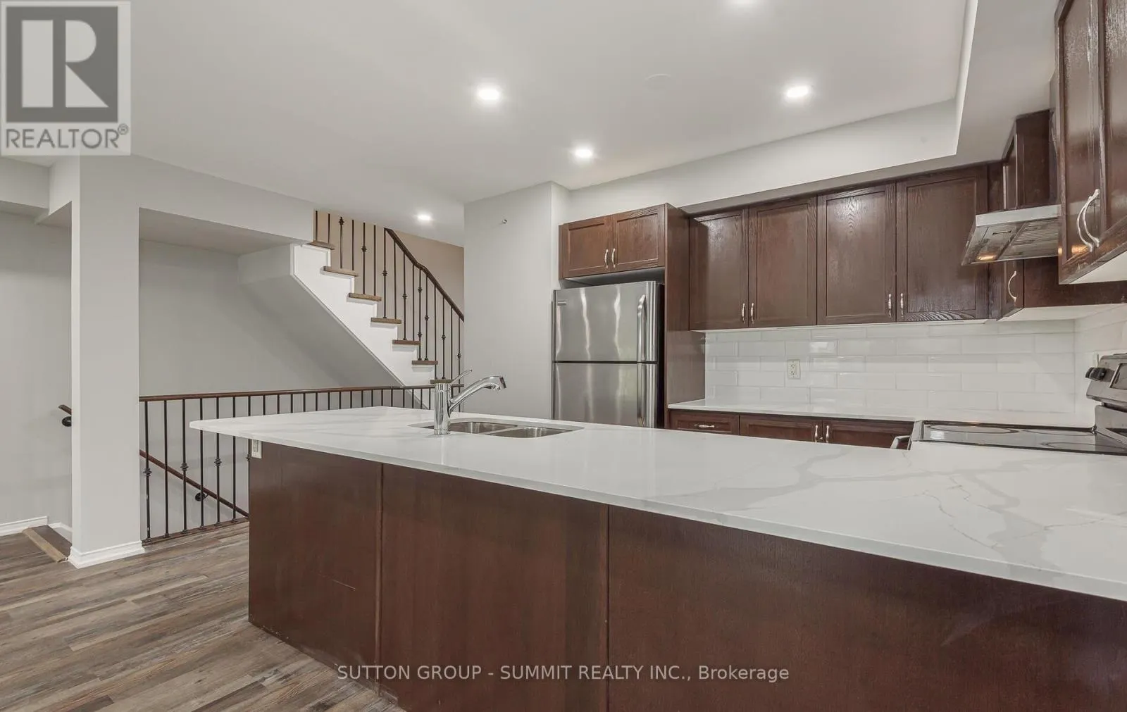 8 - 3088 THOMAS STREET