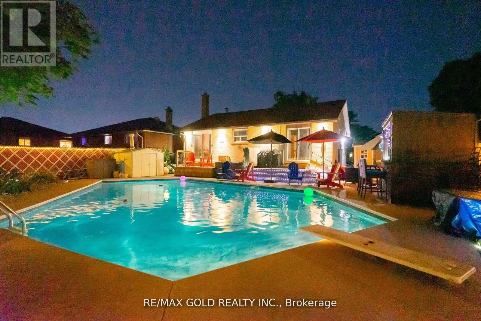 9 ASHWOOD CRESCENT