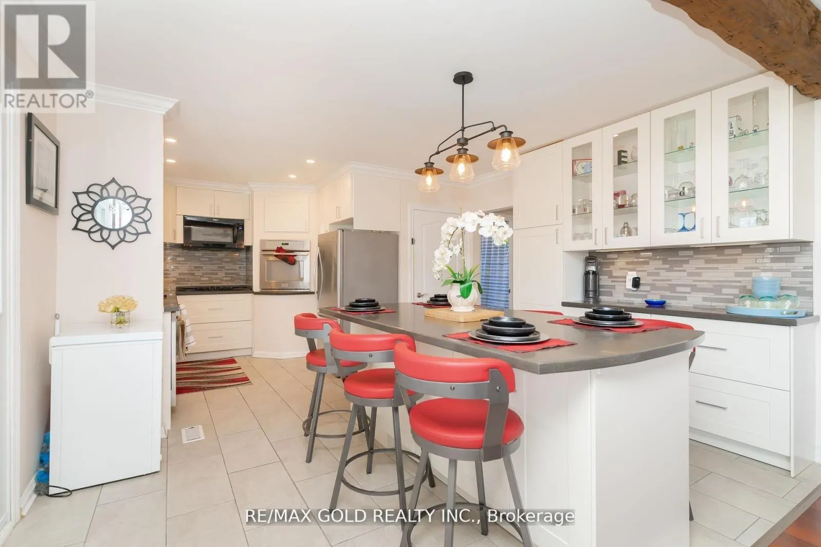 9 ASHWOOD CRESCENT