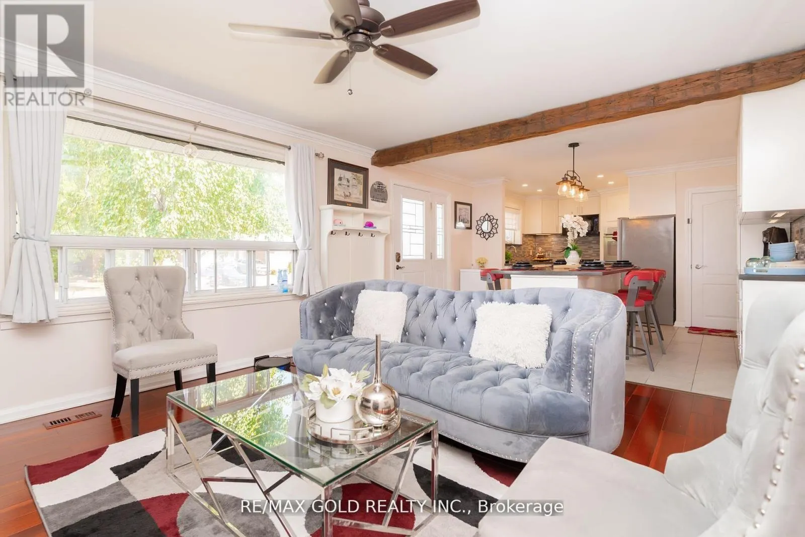 9 ASHWOOD CRESCENT