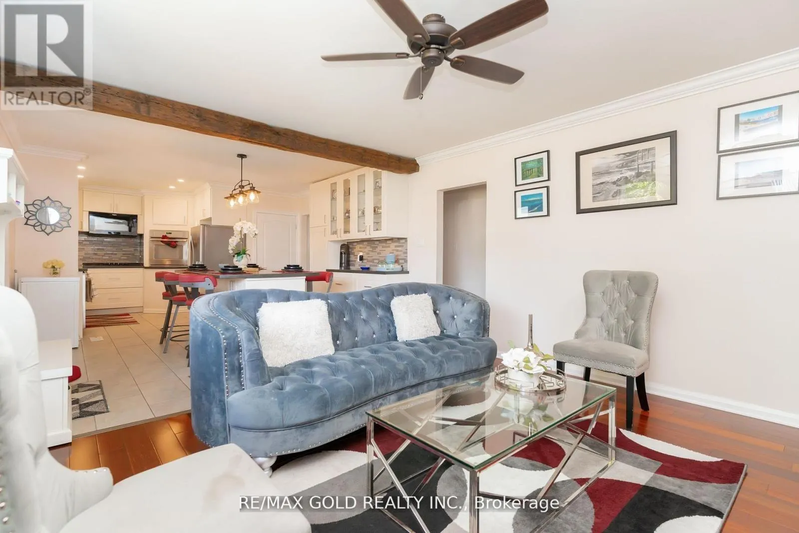 9 ASHWOOD CRESCENT