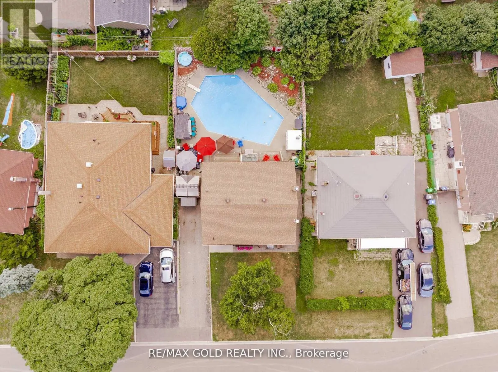 9 ASHWOOD CRESCENT