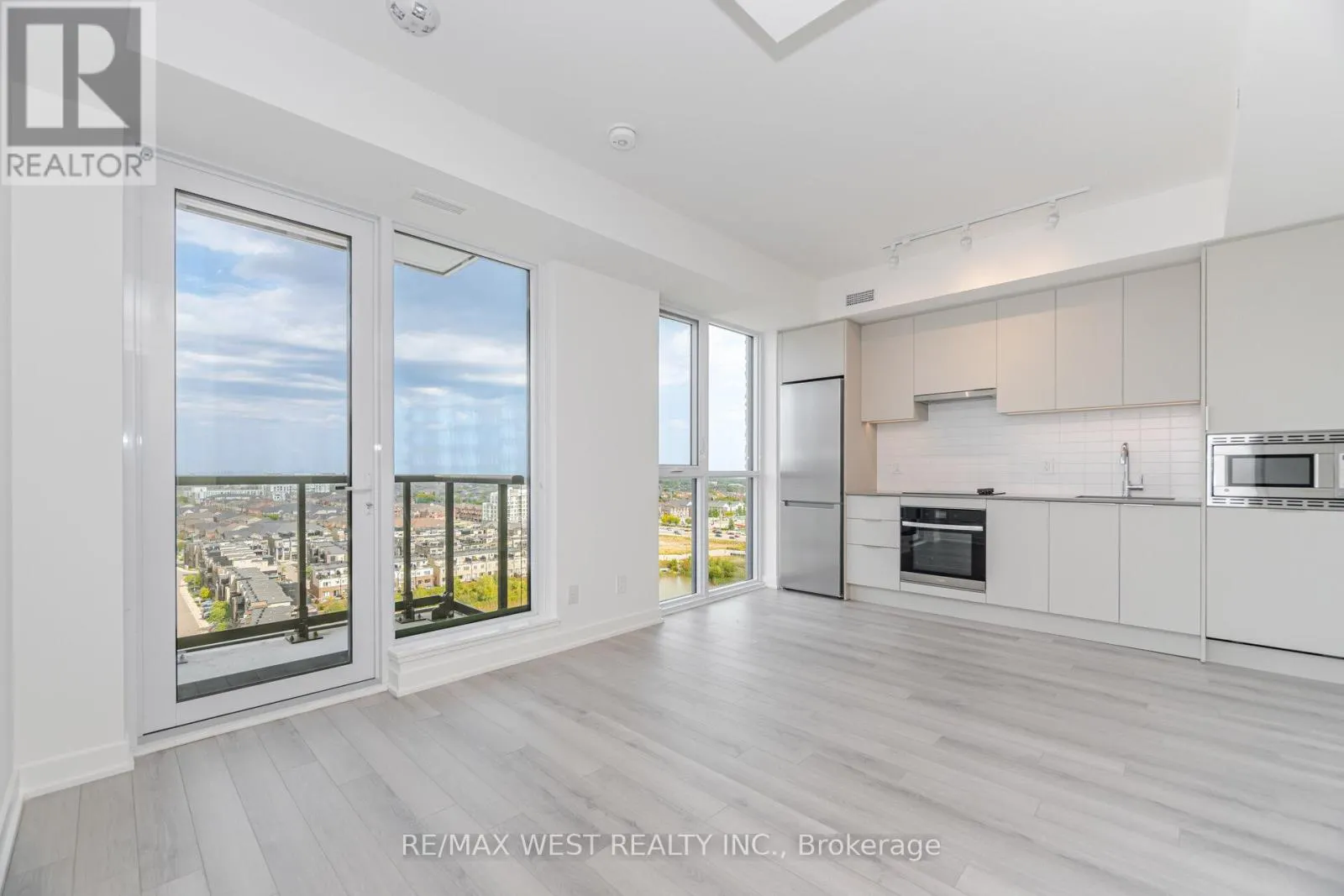 1508 - 3079 TRAFALGAR ROAD