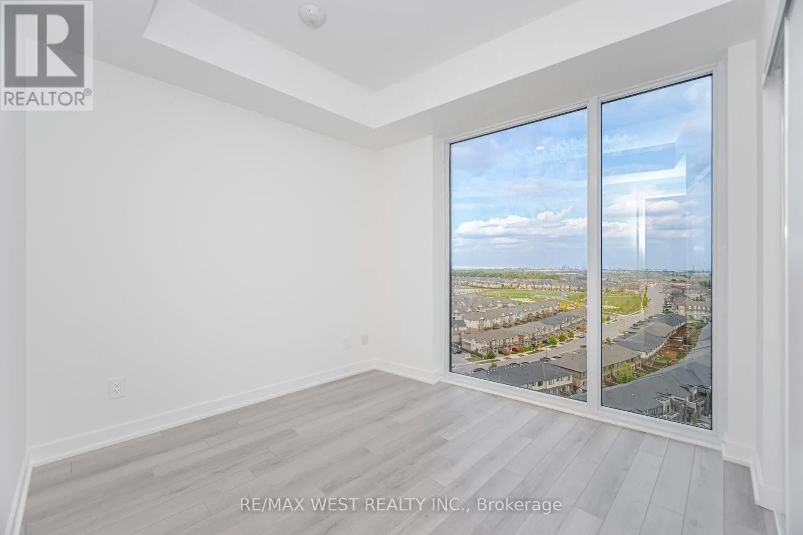 1508 - 3079 TRAFALGAR ROAD