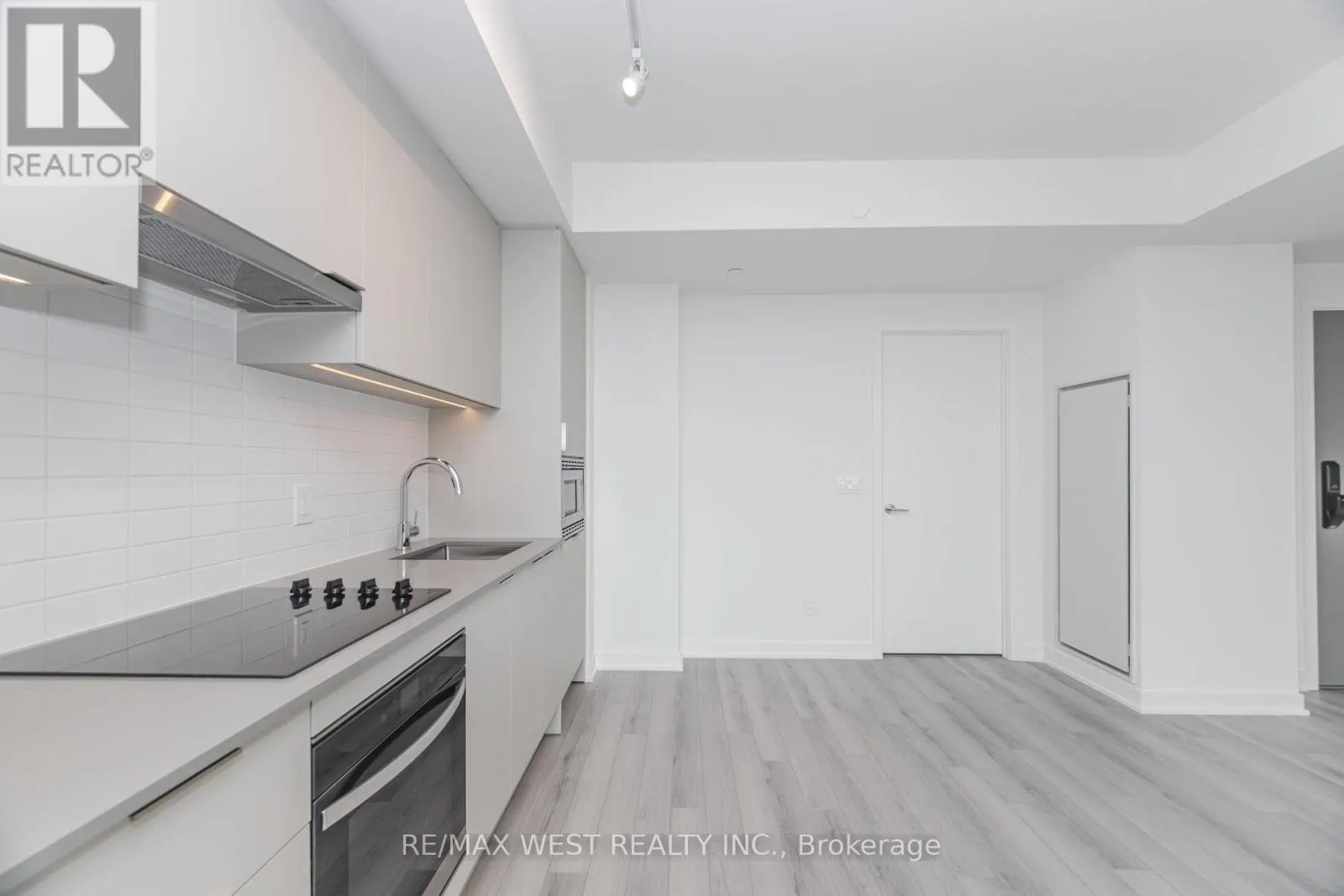 1508 - 3079 TRAFALGAR ROAD