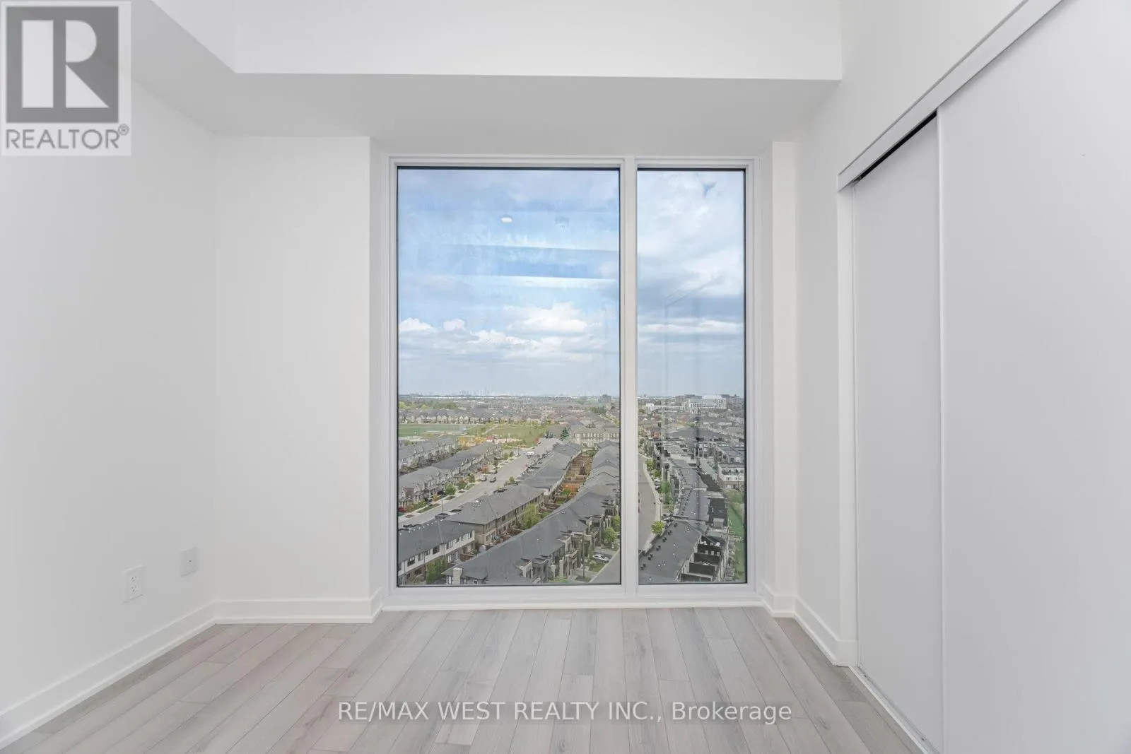 1508 - 3079 TRAFALGAR ROAD