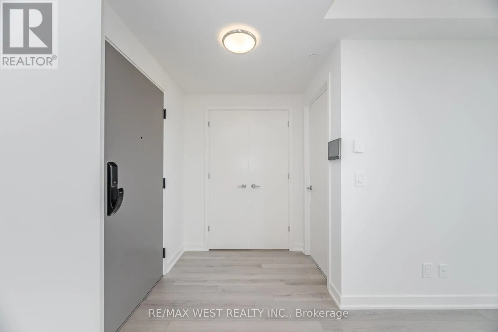 1508 - 3079 TRAFALGAR ROAD
