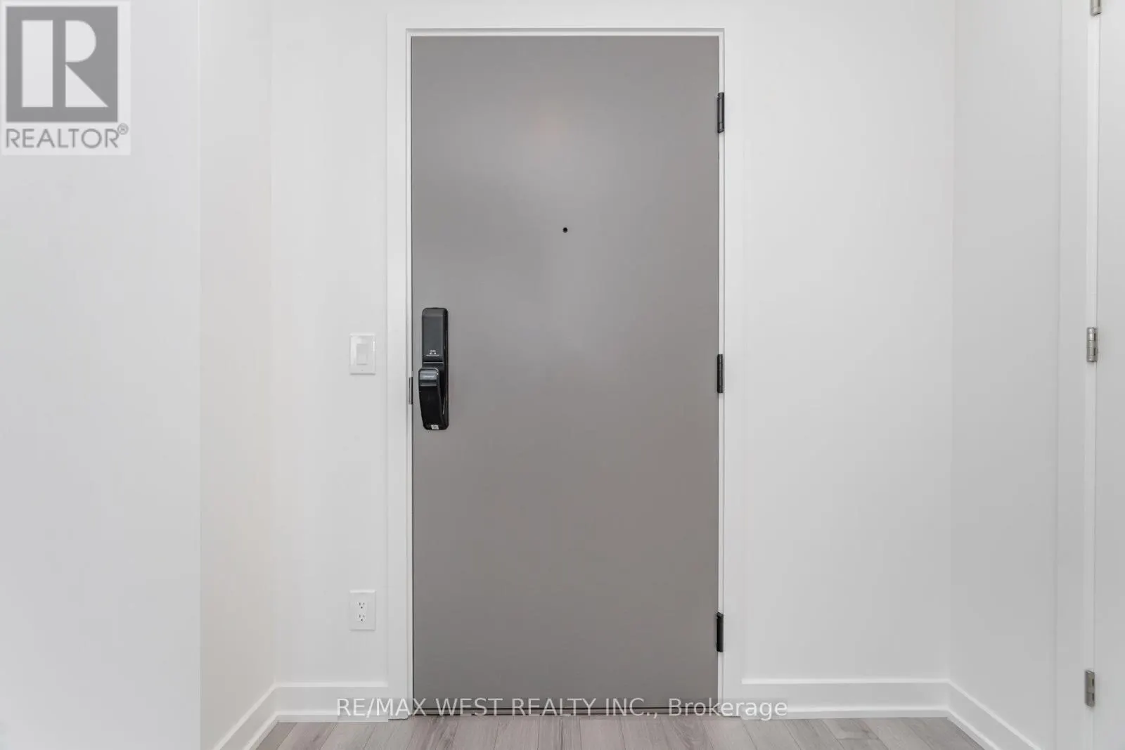 1508 - 3079 TRAFALGAR ROAD