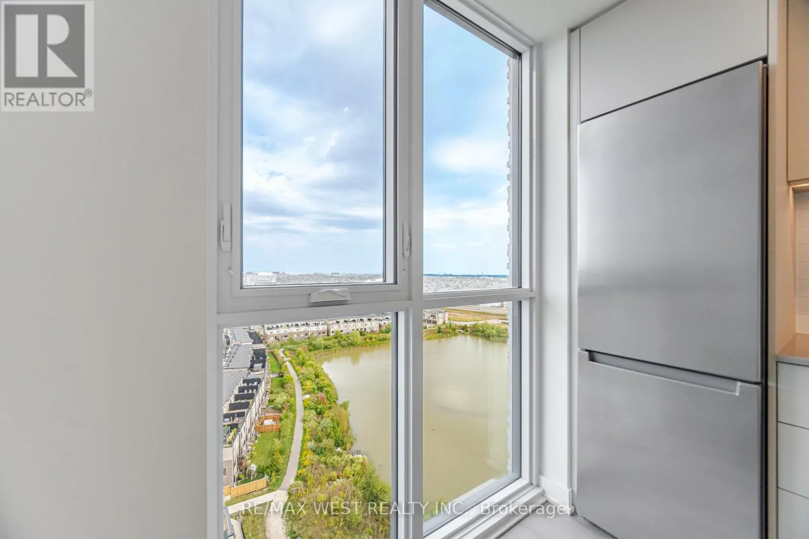 1508 - 3079 TRAFALGAR ROAD