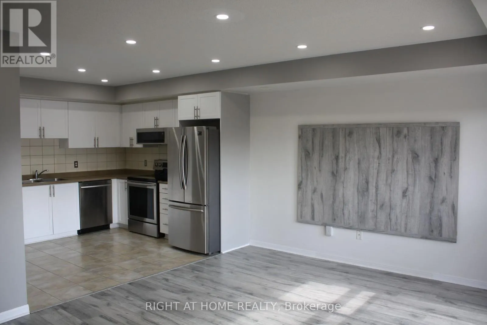 123 - 2891 RIO COURT