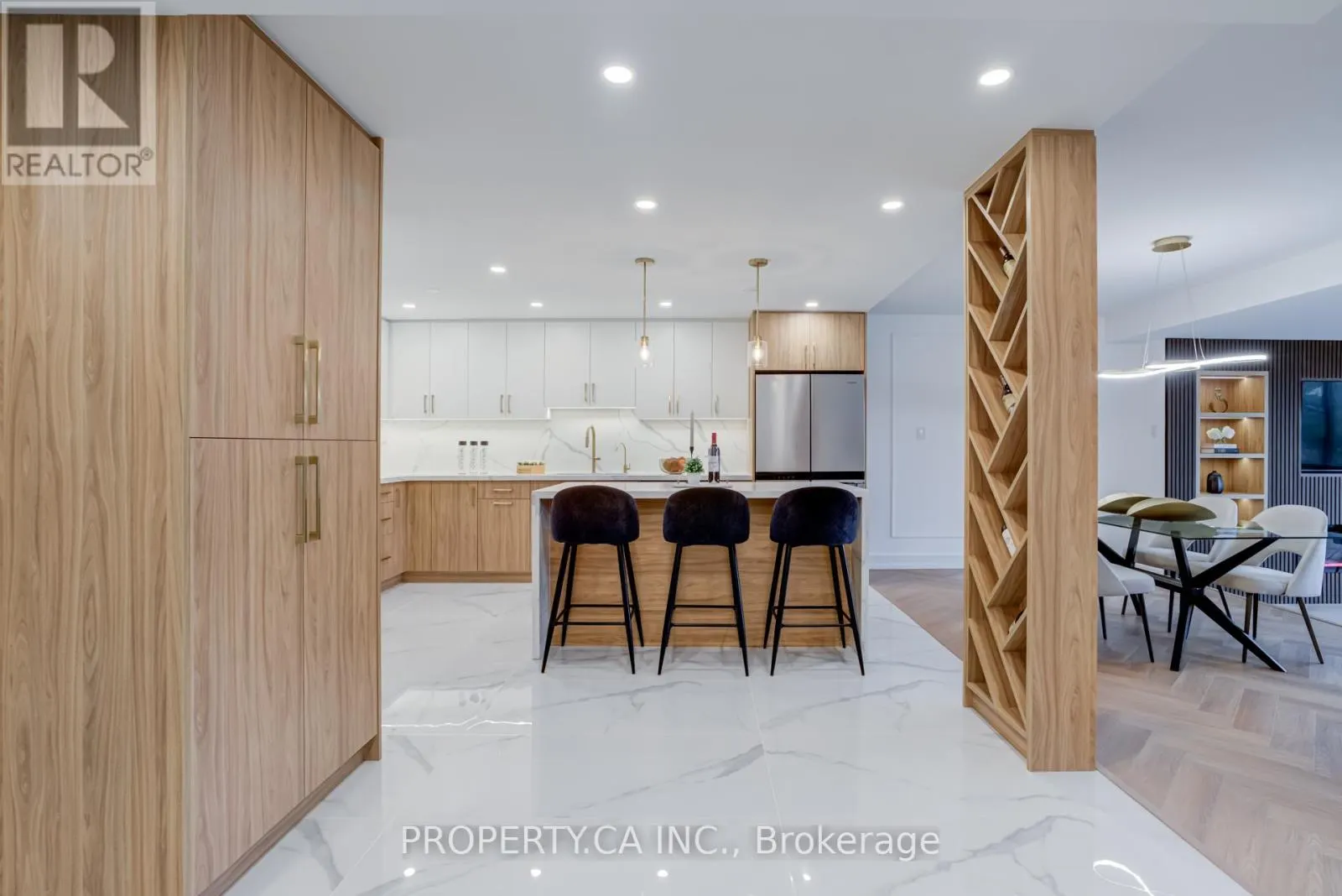 306 - 2175 MARINE DRIVE