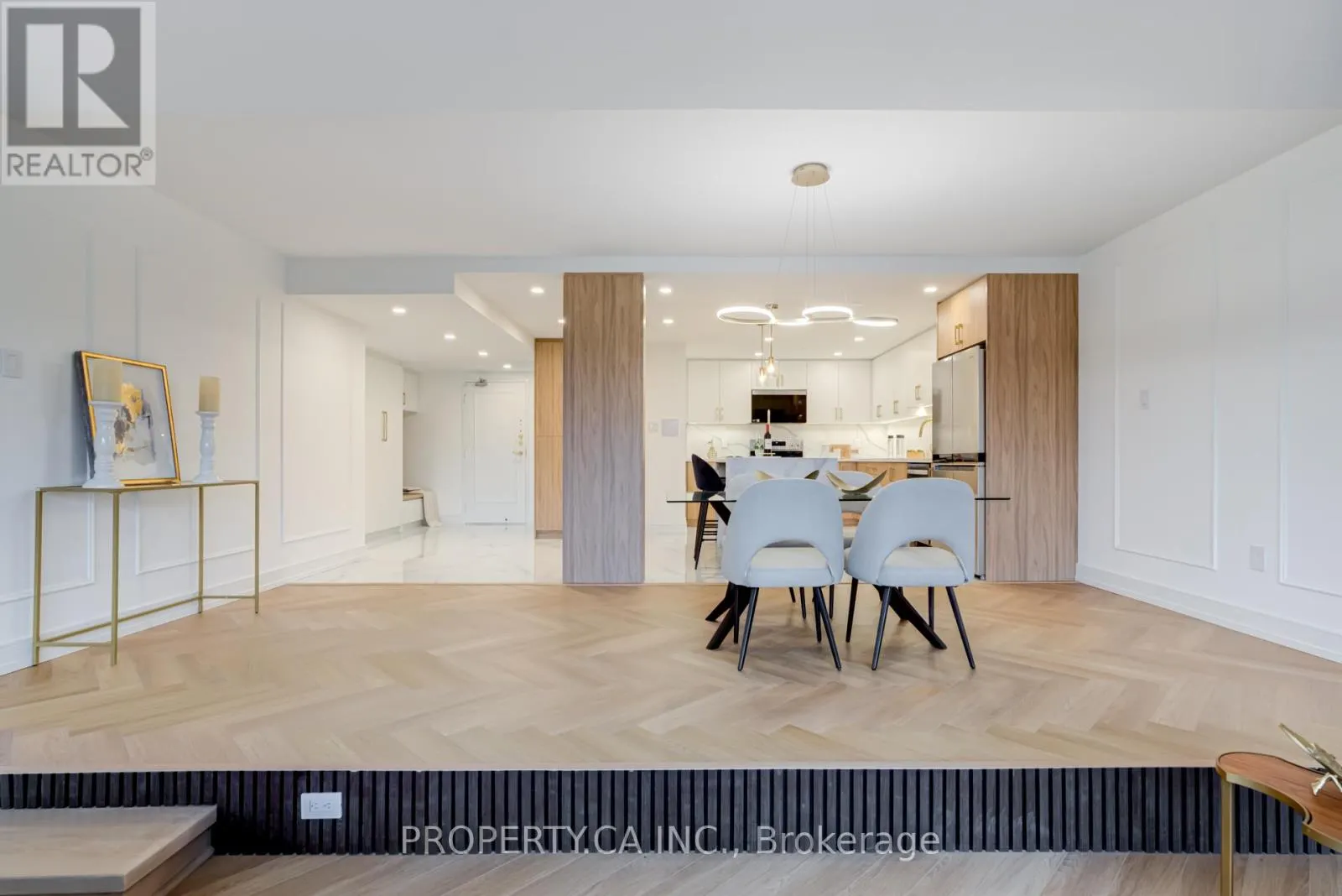 306 - 2175 MARINE DRIVE