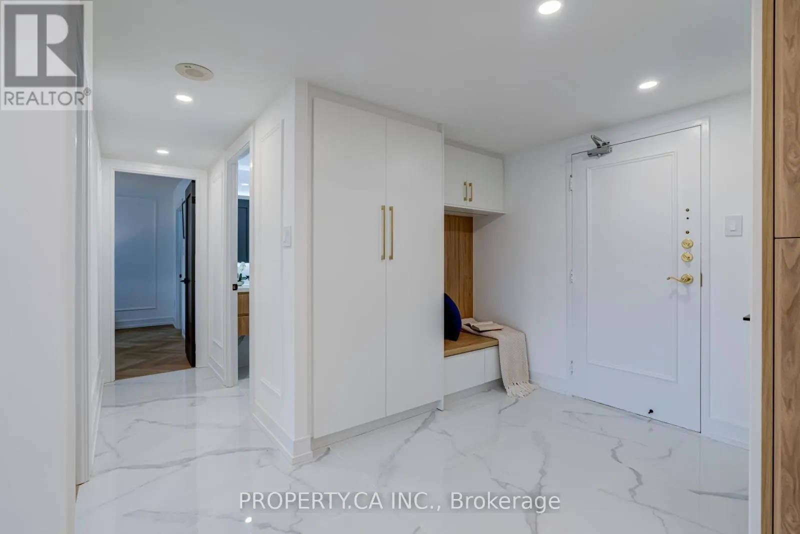 306 - 2175 MARINE DRIVE