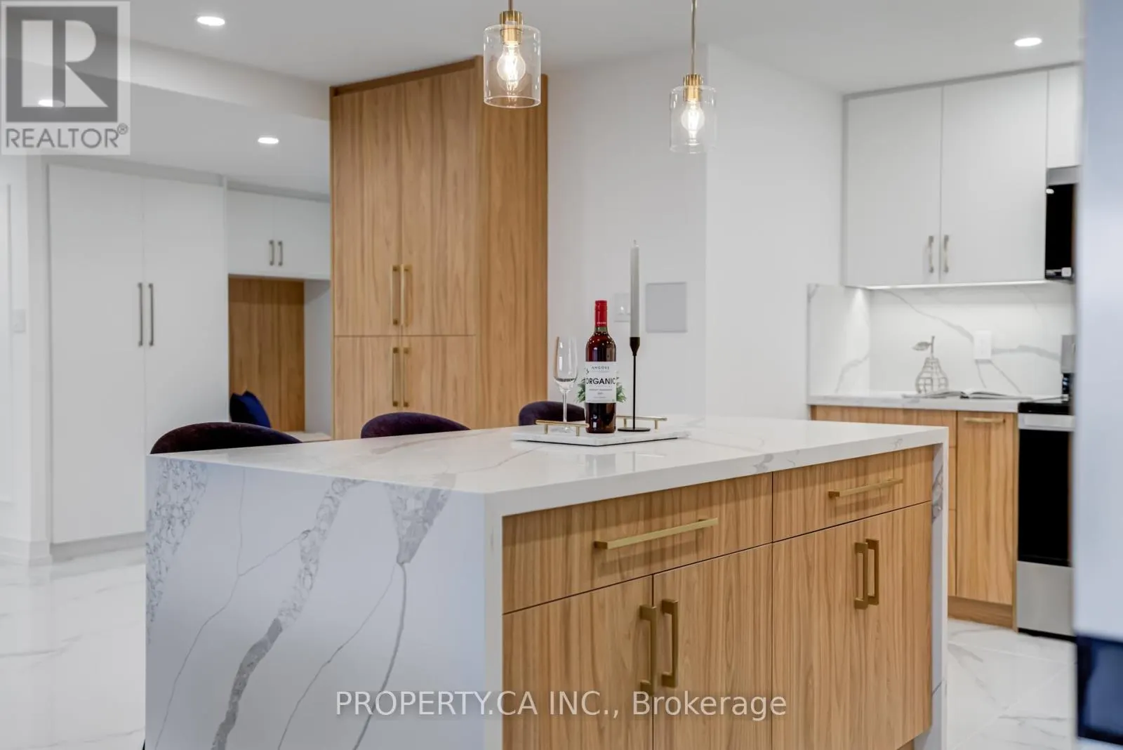 306 - 2175 MARINE DRIVE
