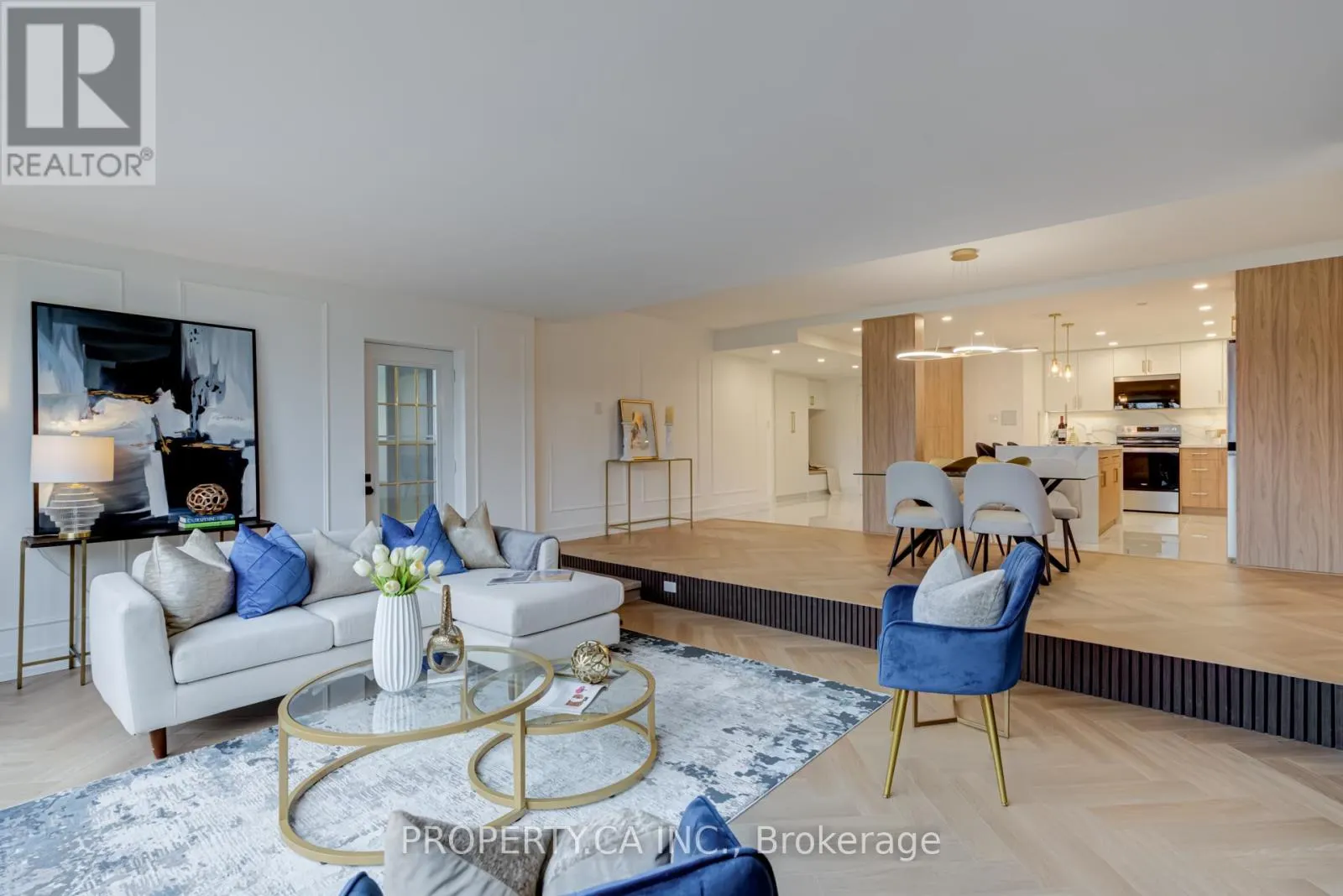306 - 2175 MARINE DRIVE