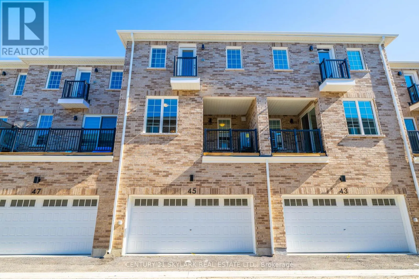 45 CULLINGTREE PLACE