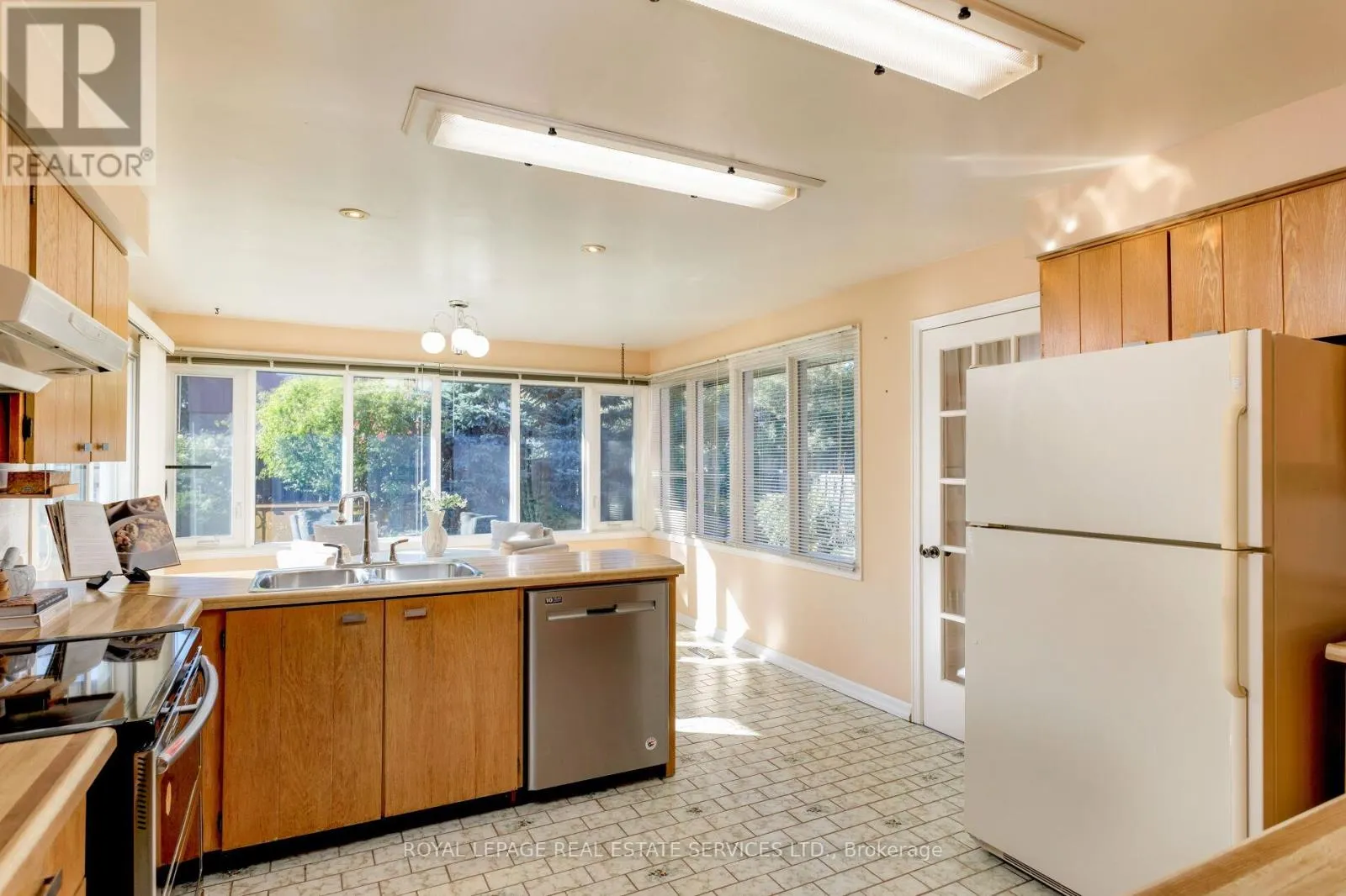 804 WILLOWBANK TRAIL