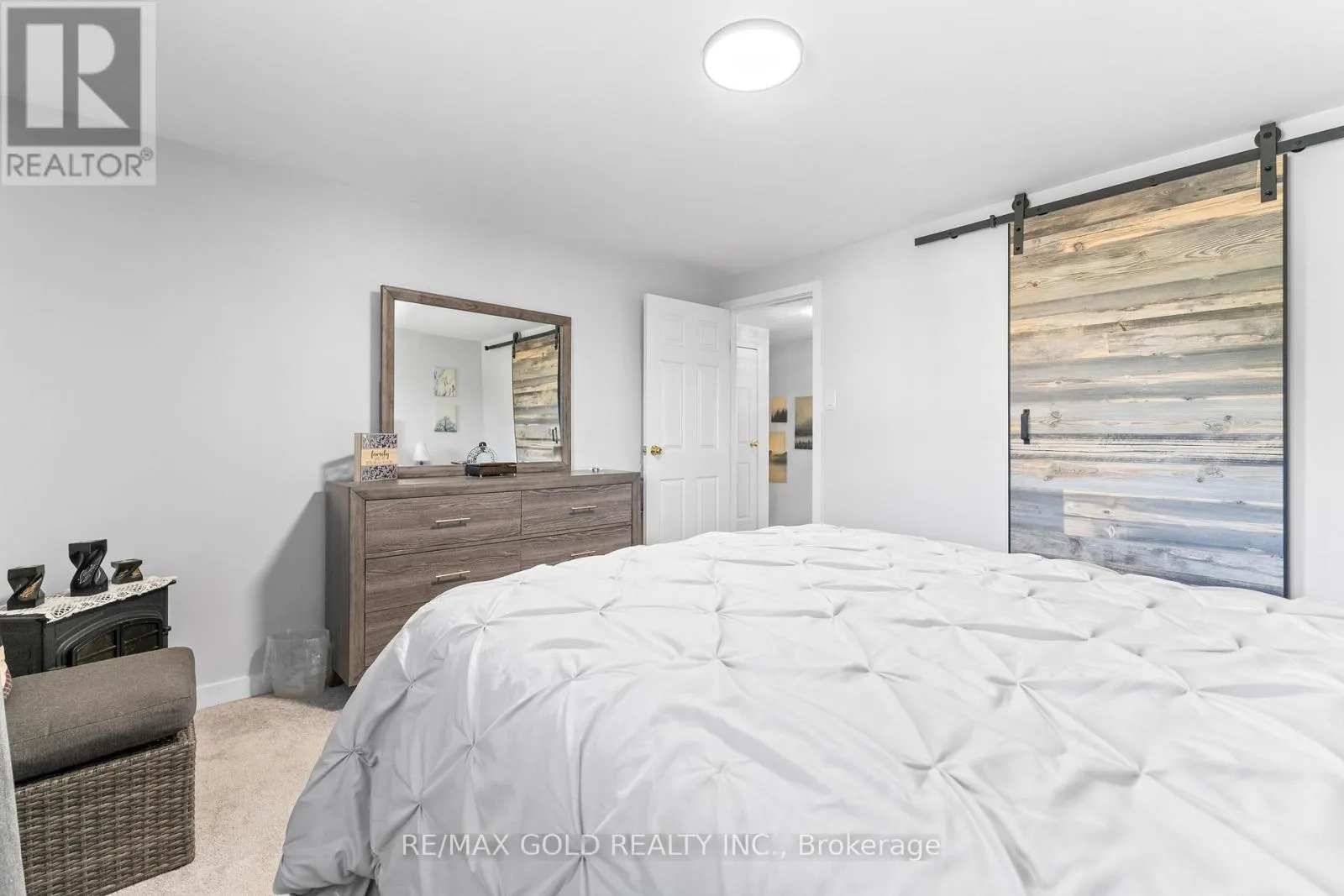 1 GREENBRIAR ROAD