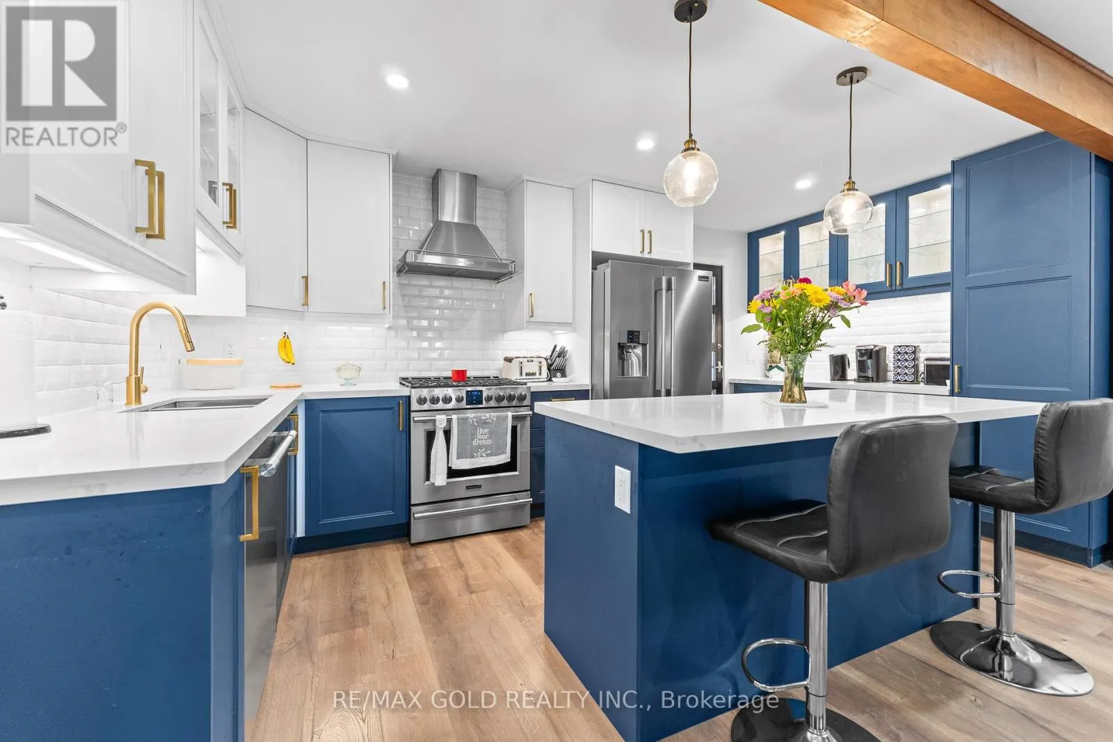 1 GREENBRIAR ROAD