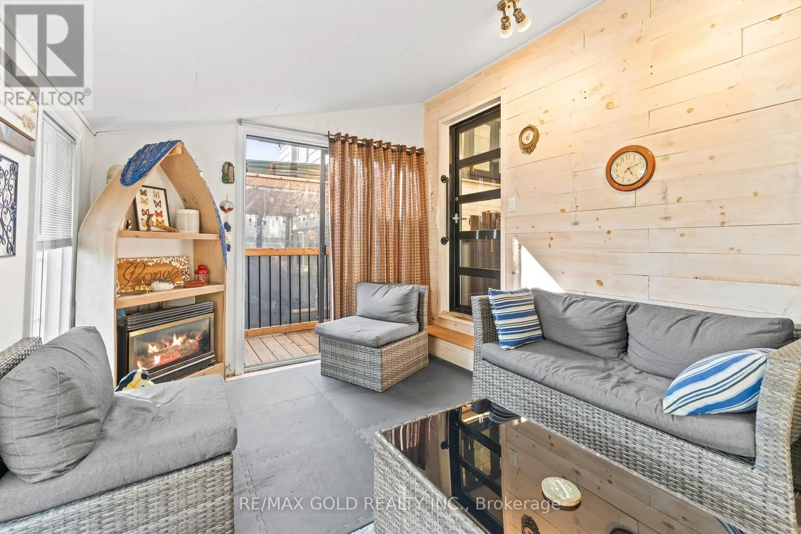 1 GREENBRIAR ROAD