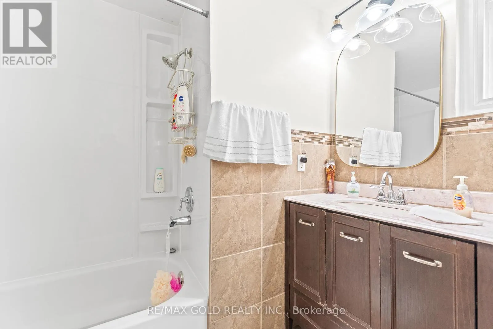 1 GREENBRIAR ROAD
