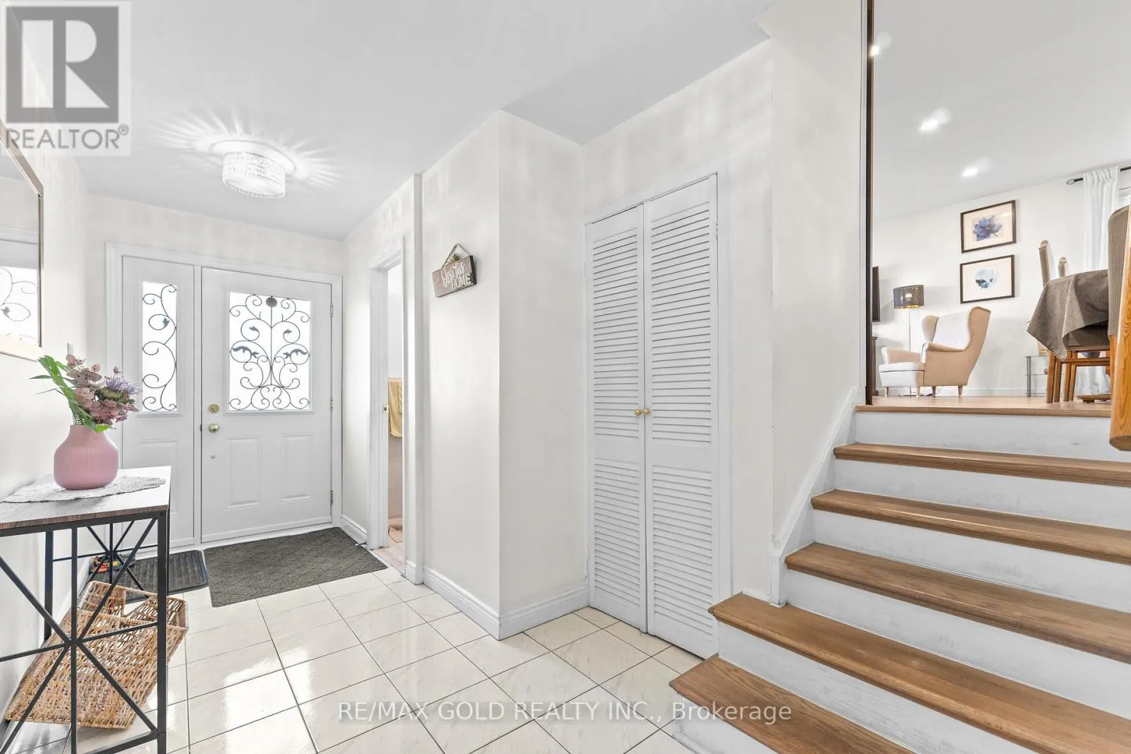1 GREENBRIAR ROAD